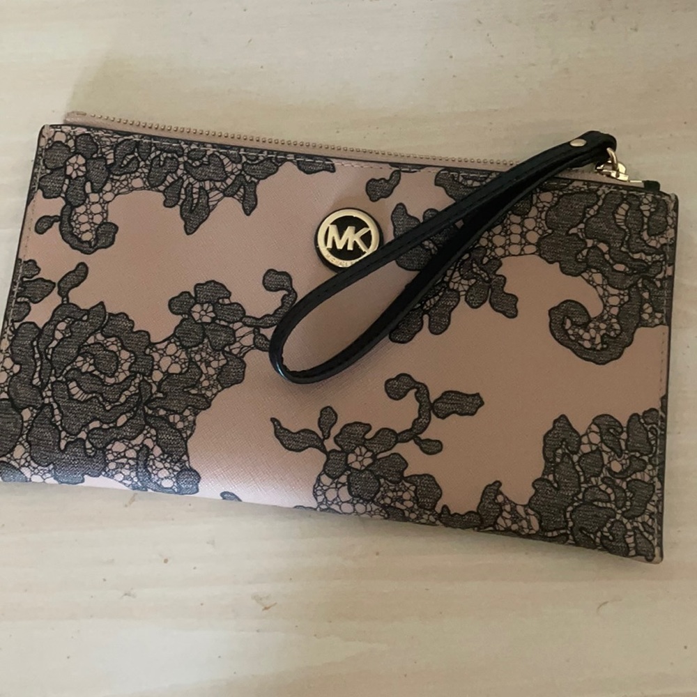 Michael Kors Pink/Black Wristlet
